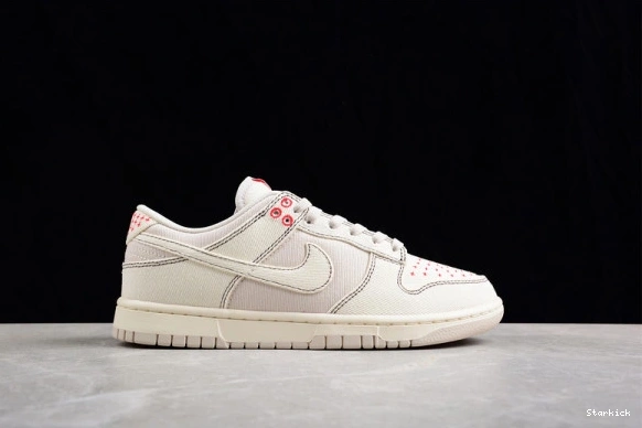 Orewood DV0834-100 Nike Sashiko Dunk Low Light Brown 0811